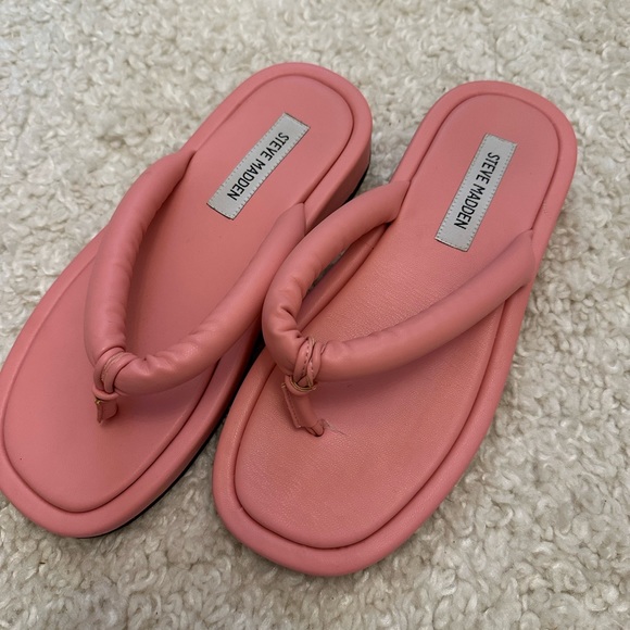 Steve Madden Sandals - Picture 1 of 3